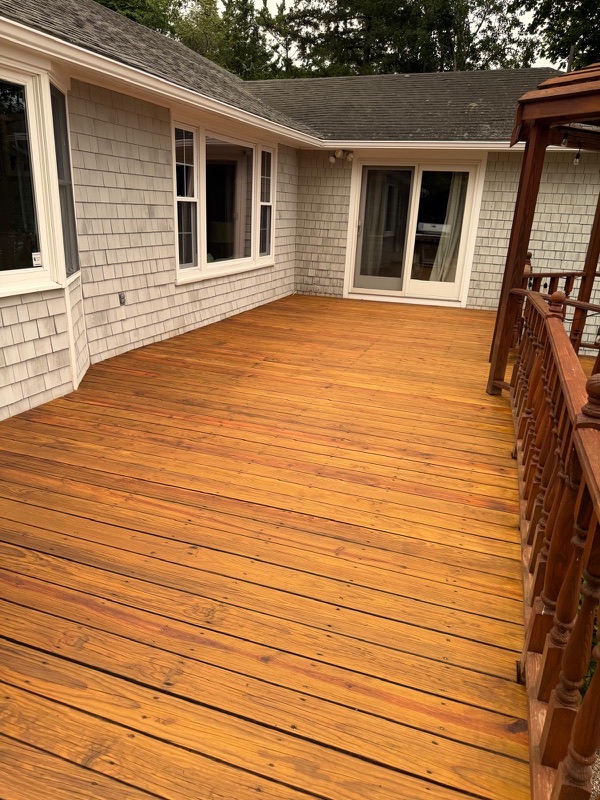 Mesmo deck com stain aplicado, depois